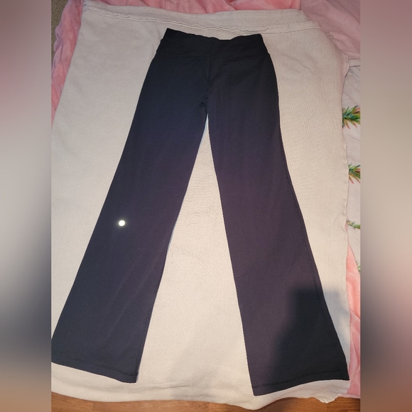 Black baggy Lululemon yoga pants - Picture 6 of 7